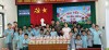 Bác Nguyễn Quốc Hùng - PGĐ Công an Tỉnh Hà Tĩnh cùng  gia đình tặng quà các cháu tại Làng nhân dịp tết thiếu nhi 01/06.